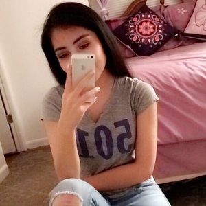 Meet your Posher, Iris